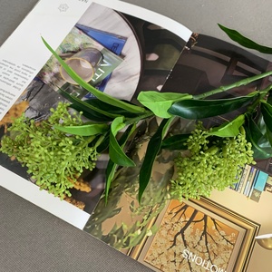 LO-1137 Branche artificielle de Skimmia Japonica, <span class=keywords><strong>tige</strong></span> <span class=keywords><strong>verte</strong></span> à double bourgeon avec baies artificielles pour vase Wabi Sabi et <span class=keywords><strong>d</strong></span>écoration minimaliste de la maison - Product Image 5