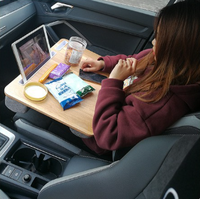 Table de lit multifonctionnelle pour ordinateur portable avec surface en bois et base rembourrée, idéale pour travailler et lire sur le canapé