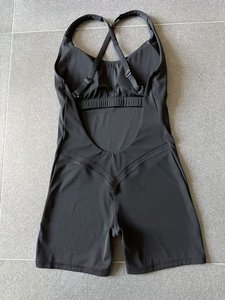 Mono deportivo de yoga para mujer, personalizado, transpirable, elástico en cuatro direcciones, que absorbe el sudor, con cuello en V, diseño de espalda cruzada, ajustado, de una pieza - Product Image 3