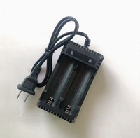 Chargeur de batterie Li-ion à double fente, spécialement conçu pour les batteries au lithium 18650 26650 3.7V, charge intelligente, protection contre les surcharges et les surtensions