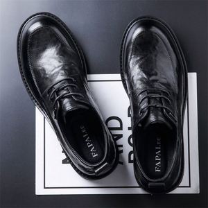 Zapatos de Piel de Oveja para Hombre, Estilo Británico Premium, Punta Redonda, Antideslizantes, Amortiguadores, con Cierre de Cordones, para Fiestas, para Todas las Temporadas - Product Image 3