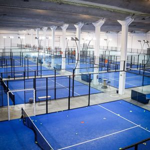 Pista de Pádel Super Panorámica Estándar Europea, Sistema Profesional para Exteriores con Servicio de Instalación - Product Image 4