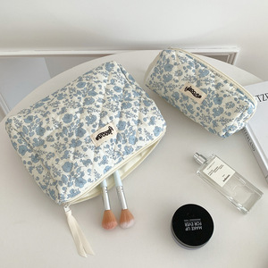 Small Floral Hand Carry Eco-Friendly Zipper Soft Handle Foldable <b>Makeup</b> Bag Medium Capacity Cosmetic Organizer Portable for - Product Image 6