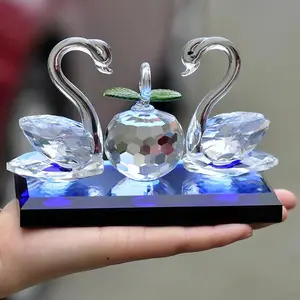 Clear Crystal Glass Apple Fashionable Newly Custom Clear Transparent Crystal Swan For Wedding Souvenirs