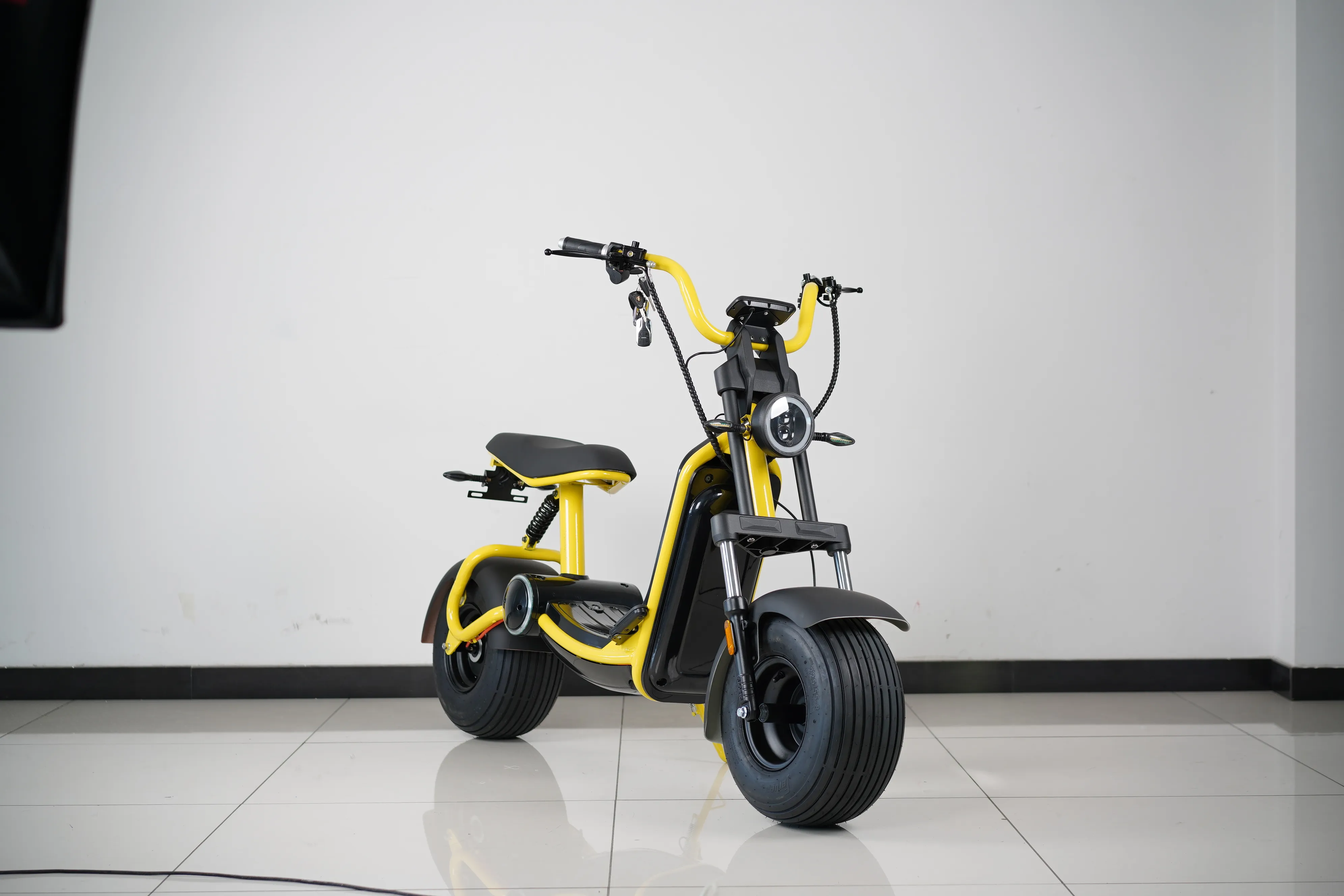 Amoto High Performance Customized Removable Lithium Battery 2000W 60v 12ah 20ah 2 Wheel Electric Scooter Adults