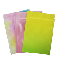 Üç tarafı mühür açılıp kapanabilir koku geçirmez metalik Mylar kilitli siyah holografik alüminyum folyo Zip kilit plastik torba