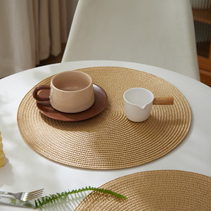 Manteles individuales redondos de PP tejido, resistentes al calor, para mesa de comedor, de color sólido, amarillo tierra y blanco roto. - Product Image 1
