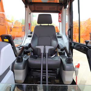 Nueva Excavadora Hidráulica de Orugas Lonking Oficial de 25.8 Toneladas y 1.45m, Modelo CDM6245, con Motor Cummins, Control PLC Kawasaki, Potencia de 145kw, en Stock - Product Image 4