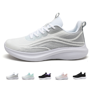 Chaussures de sport respirantes en mesh pour femmes, tendance printemps-automne, confortables et stylées - Product Image 1