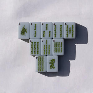 Juego de mahjong americano moderno estilo Brooklyn, color azul claro, 160 piezas, lujosas y hermosas fichas de mahjong de acrílico para una noche de juego elegante. - Product Image 5