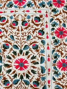 Couverture brodée Suzani en coton d'Ouzbékistan faite à la main, drap de lit, couvre-lit, tapisserie murale colorée Suzani, vente en gros B2B - Product Image 2
