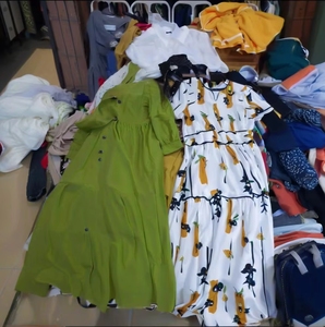 Vestidos Casuales de Verano con Estampado Floral, Mezcla Aleatoria de Pacas de Ropa, Vestidos para Mujer, Venta al por Mayor, Stock de Ropa para el Mercado Hispano de EE. UU. - Product Image 4