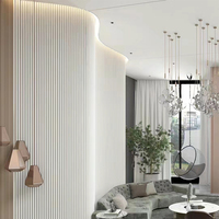 Panneau mural rotatif en WPC pour grille, lamelles orientables, cloison pour la décoration intérieure d'hôtel