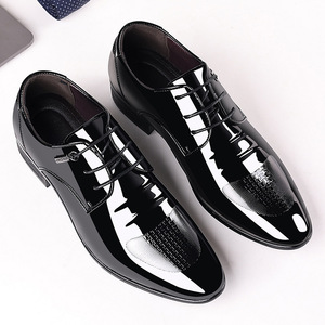 Chaussures habillées pour hommes à bout rond, vente en gros d'usine - Oxfords formels à lacets avec semelle en caoutchouc pour le bureau et les occasions professionnelles - Product Image 2