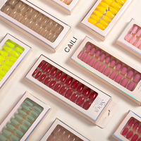 Ongles à presser à couleurs personnalisées avec design 24 pièces faux ongles courts en acrylique ongles artificiels
