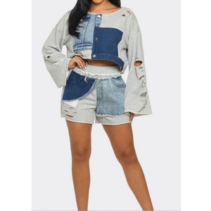 Nuevo Conjunto Casual de Mezclilla para Mujer de Alta Calidad con Parches, Top Corto de Cuello Redondo y Mini Shorts, Lavado Ácido, Efecto Desgastado y Parches de Mezclilla - Product Image 5