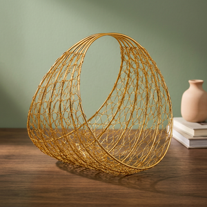 Panier de rangement en fil métallique doré vintage écologique avec poignée, design géométrique, artisanat métallique pour la décoration multi-usage de la maison - Product Image 1