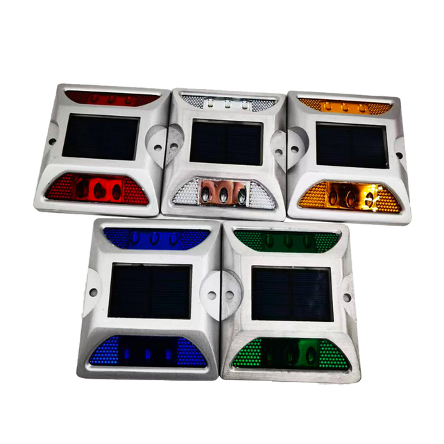 Good Quality Aluminum Spikes Solar Road Stud Airport Runway Lights High Compression Resistance IP68 Waterproof Multi-color >20T
