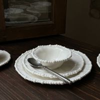 Assiettes à dîner en porcelaine irrégulière à bord perlé, vaisselle en céramique, bols à soupe, plats, tasses, ensemble de vaisselle