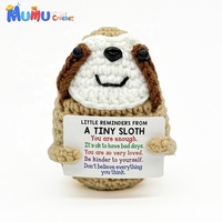 Poupée Amigurumi paresseux au crochet faite à la main avec plante, pour le soutien émotionnel, ornement suspendu, compagnon de bureau, décoration de voiture