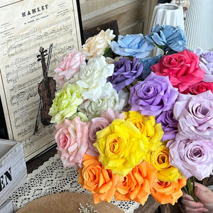 Roses artificielles à 3 têtes en vrac Fleurs <span class=keywords><strong>de</strong></span> mariage en soie en gros pour événements/décor d'hôtel - Product Image 6
