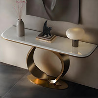 Table de couloir d'hôtel de luxe, miroir, console d'entrée finition dorée