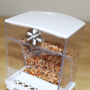 Comedero para Pájaros de Acrílico Transparente Portátil, Jaula para Semillas Colgante Ecológica para Agapornis, Loros, Guacamayos, Dispensador de Comida y Agua - Product Image 6