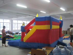 Château Gonflable en Nylon avec Piscine à Balles, Installation Facile, Capacité 300 kg, Idéal pour le Divertissement des Enfants dans les Parcs d'Aventure et les Garderies - Product Image 4