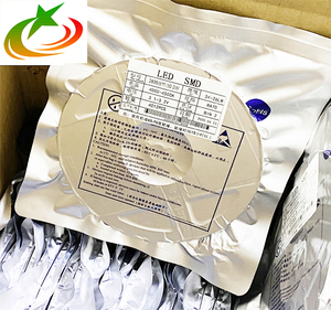 Chất Lượng Nhà Máy Đèn Sương Mù Bóng Đầu Khung Màu Đỏ Màu Xanh Lá Cây Màu 30 ° 0.2W 0.5W SMD LED 2835 Với Ống Kính - Product Image 5