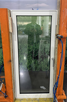 Ventana de aluminio con marco delgado Energy Star, triple acristalamiento, abatible y giratoria con mosquitera.
