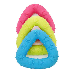 Forniture per animali domestici impronte triangolari anello giocattolo da masticare cani resistenti in gomma puntura e giocattolo da addestramento - Product Image 1