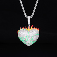 Collier à pendentif cœur hip-hop phosphorescent avec incrustation de zircone et chaîne à maillons en émail