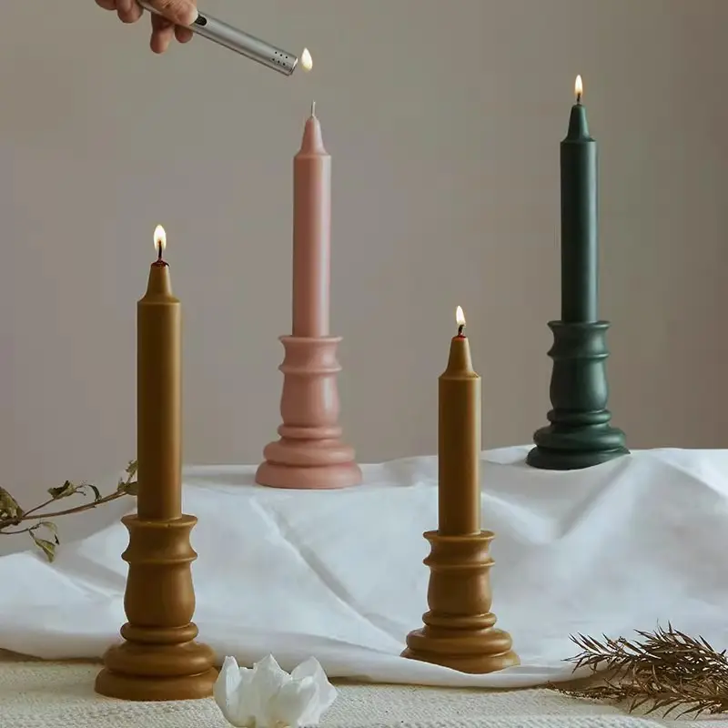 Kunden spezifische Morandi Farbe Soja Wachs Kerze Retro Palace Style Kreative Säule Kerzenhalter Kerzen