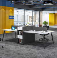 Bureau de travail modulaire ouvert moderne pour 4 personnes, panneau en fer, pieds en bois, fonction extensible, mobilier de bureau commercial