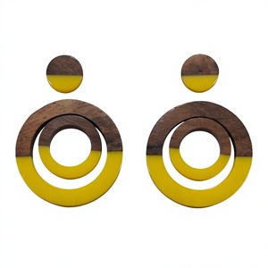Boucles d'oreilles créoles de luxe en bois et résine, motifs géométriques bleus et bruns, style bohème classique, bijoux de mode pour femme, idéales pour les soirées - Product Image 2