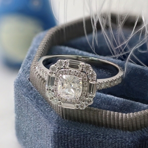 Paston özelleştirilmiş nişan yüzüğü 1ct Moissanite parmak yüzük çift takı 6mm yastık ezilmiş buz kesim moissanit yüzük - Product Image 5