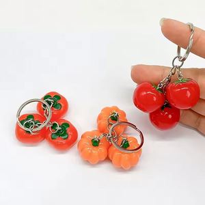 Llaveros de Frutas y Verduras Realistas al por Mayor, Colgantes de Plástico de Tomate, Caqui y Calabaza para Bolsos, Decoración Vegetal, MOQ 50 unidades - Product Image 2