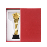 Trophée en résine Big Star en gros avec base noire en cristal, logo personnalisé, trophée de récompense plaqué or créatif, souvenir