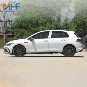 VW <span class=keywords><strong>Golf</strong></span> 8.5 <span class=keywords><strong>R</strong></span>-<span class=keywords><strong>Line</strong></span> Sport 2023, conduite à gauche, 5 places, <span class=keywords><strong>toit</strong></span> <span class=keywords><strong>ouvrant</strong></span>, 1.5T L4, transmission automatique DCT, sièges en cuir, intérieur foncé, traction avant, Euro VI - Product Image 4