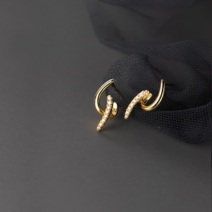 S925 Sterling Silver Stud Bông Tai Cá Tính Phi Tiêu Thích Hợp Thiết Kế Nhạy Cảm Dòng Hàng Khoan Đôi Cong Tai Móc Thời Trang - Product Image 1