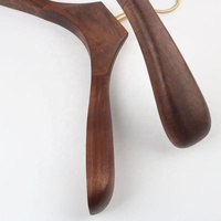 Cintres en bois de luxe sur mesure, style rétro antique, à épaules larges, pour magasin de vêtements, hôtel