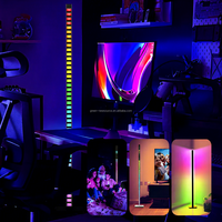 Lampe de sol LED intelligente au design moderne avec éclairage RGB, contrôle musical, construction en aluminium, protection IP20 pour salon