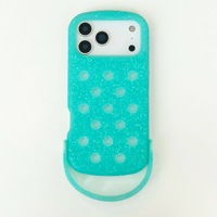 Nouvelle coque de téléphone en silicone avec poignée et trous pour iPhone 14/15/16 et Apple 17Pro/17Promax avec trous souples