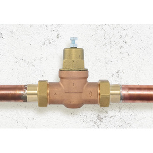 Vanne de régulation de <span class=keywords><strong>pression</strong></span> à double union - Connexion à sertir de 1 pouce, réglable de 10 à 70 PSI, construction en laiton, compatible <span class=keywords><strong>eau</strong></span> chaude et <span class=keywords><strong>froide</strong></span> - Product Image 5