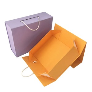 Caja de regalo de papel, cartón, caja de embalaje plegable magnética, caja de embalaje para zapatos y ropa, se puede personalizar según las necesidades. - Product Image 1