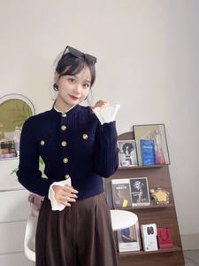 <span class=keywords><strong>Cardigan</strong></span> Lavorato a Maglia con Fibbia Dorata di Lusso, Nuovo Arrivo Primavera-Autunno 2026, Design Corto da Donna, Versatile e di Alta Classe - Product Image 2