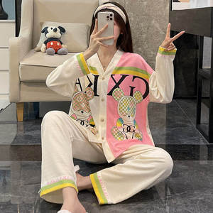 Conjunto de Pijama de Tres Piezas para Mujer, Diseño de Dibujos Animados, <span class=keywords><strong>Precio</strong></span> Bajo, Venta al por Mayor, Tejido de Punto, Chaqueta de Manga Corta y Pantalones - Product Image 4