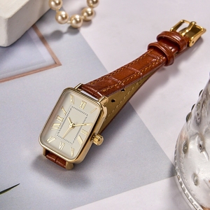 Échelle romaine vintage petit cadran <span class=keywords><strong>rectangulaire</strong></span> Niche tempérament étudiant ceinture en cuir <span class=keywords><strong>montre</strong></span> à quartz pour <span class=keywords><strong>femme</strong></span> - Product Image 5