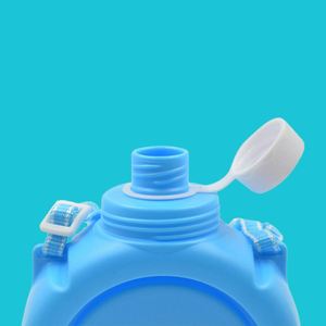 Botella de Agua Personalizada de Plástico para Sublimación al por Mayor con Logotipo y Banda para la Escuela - Product Image 3