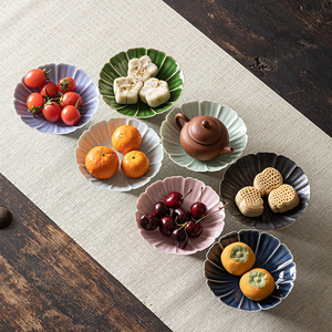 Assiette à fruits en céramique en forme de fleur, en porcelaine rétro sur pied, pour le thé et les collations, idéale pour les fêtes - Product Image 2